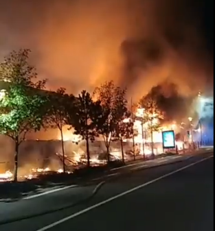 Nancy : un incendie ravage un ancien centre-commercial