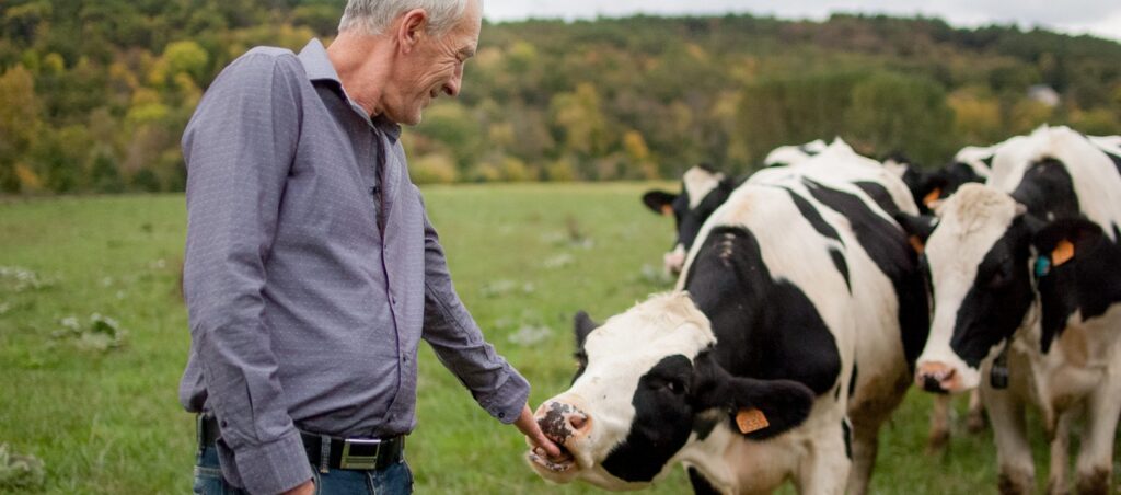 20 % de réduction d’eau : la fromagerie de l’Ermitage signe un contrat Eau et Climat ambitieux